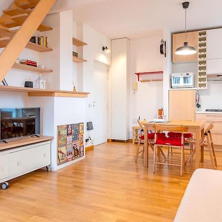 Guest Planet - Grazioso Bilocale Bande Nere M1 Apartment Milan Luaran gambar