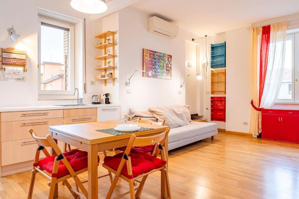 Guest Planet - Grazioso Bilocale Bande Nere M1 Apartment Milan Luaran gambar